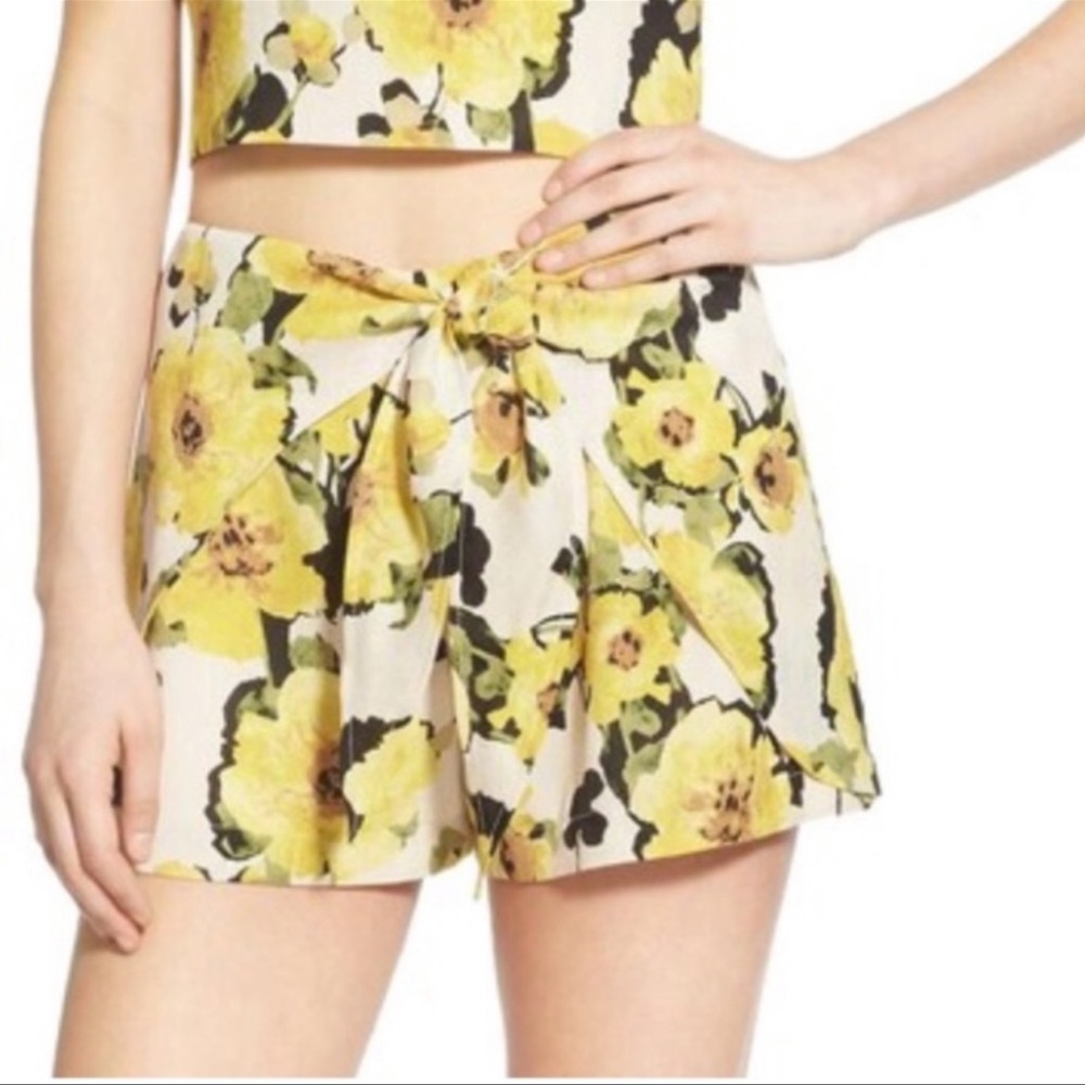 NWT J.O.A Floral Tie Front Shorts